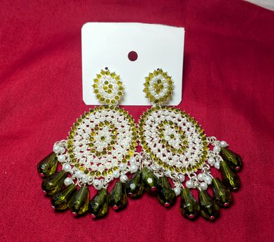 Handcrafted Green Elegance Earrings_img_1