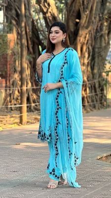 তাঁতাল কাটোওয়ার্ক এমব্রয়ডারি কাজকরা সম্পূর্ণ সেলাই করা থ্রি-পিস কালেকশন_img_0