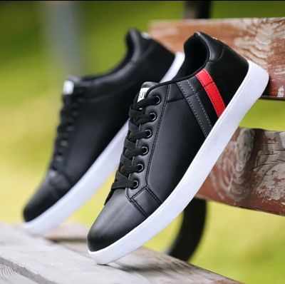 BlackVolt Motion Pro Sneakers (Black))