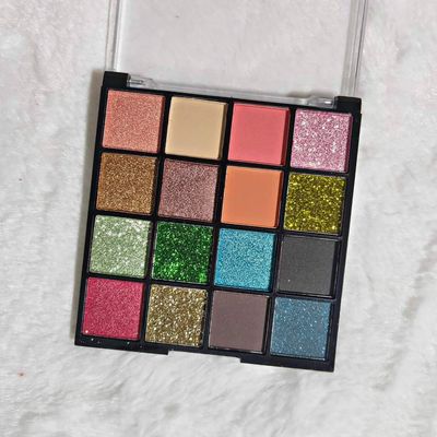 16 Color Eyeshadow Palate Available in stock Inbox for order_img_2