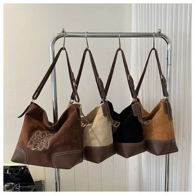 Shoppers Fashion Shoulder Tote BagClosure Type: Zippers Main_img_0