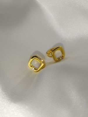 Rika huggie hoop earrings_img_1