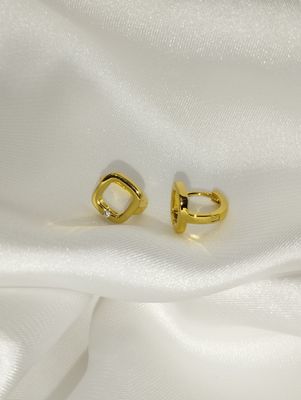 Rika huggie hoop earrings_img_2