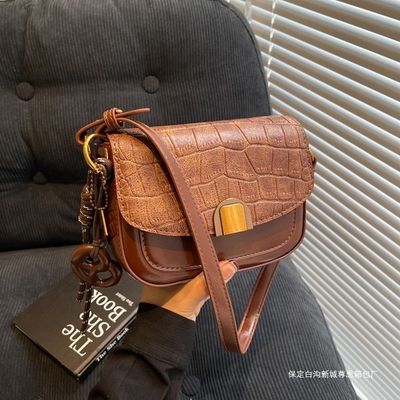 Retro Premium Fashion Crocodile Pattern Saddle Bag_img_16