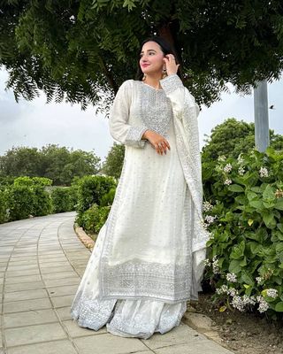 3pcs Embroidered Georgette Indian Dress in White_img_0