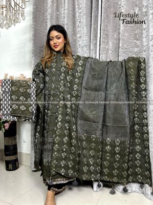 প্রিমিয়াম কোয়ালিটি কালারফুল সিল্ক বাটিক ড্রেস (LF-25-117)_img_0