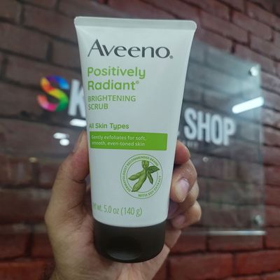 Aveeno POSITIVELY RADIANT Skin Brightening Daily Scrub_img_1