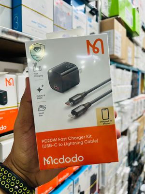 Mcdodo PD 20W Fast Charger Kit Adapter USB-C to Lightning Cable (CH-400)_img_2