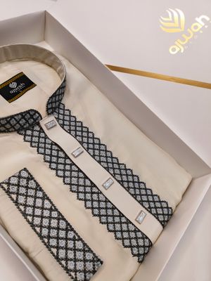 Artisan Off white Panjabi with Embroidered Accents_img_1