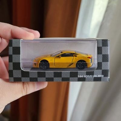 DCT 1:64 Lexus LFA Yellow 2010_img_0