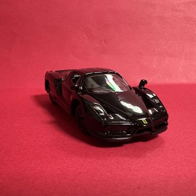 Bburago Enzo Ferrari 1:64 Official Licensed Product_img_0
