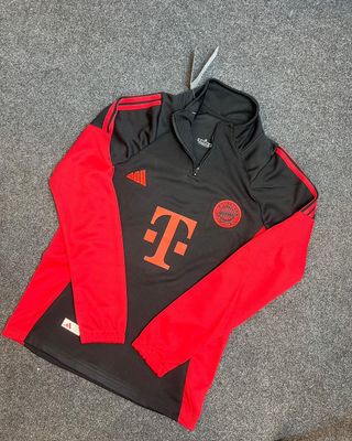 Bayern black sweep shirt_img_0