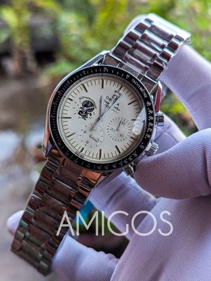 Omega Speedmaster Snoopy Edition_img_1