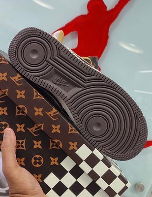 Louis Vuitton x Nike "Air Force 1" by Virgil Abloh_img_4
