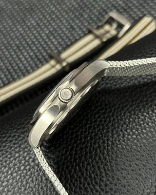 Omega x Seamaster Diver 300M ‘007 Edition (Swiss Made)_img_2
