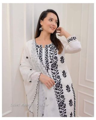 White Cotton Three Piece Set_img_2