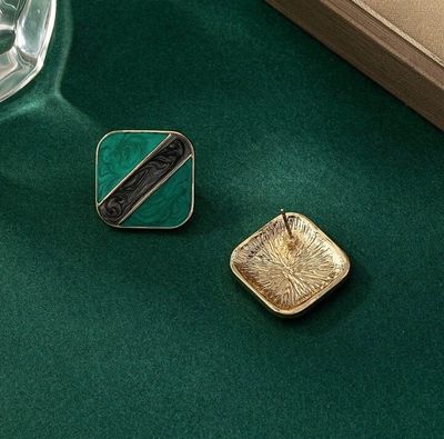 Elegant Square Green Earstuds_img_1