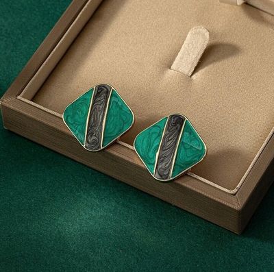 Elegant Square Green Earstuds_img_0