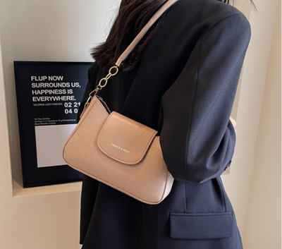 Demi-Season One-Shoulder Bag_img_2