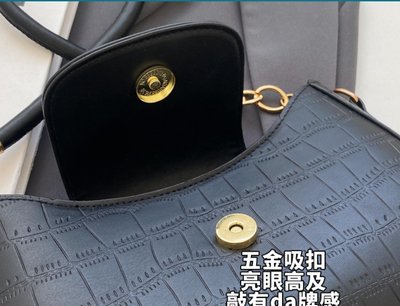 Demi-Season One-Shoulder Bag_img_5
