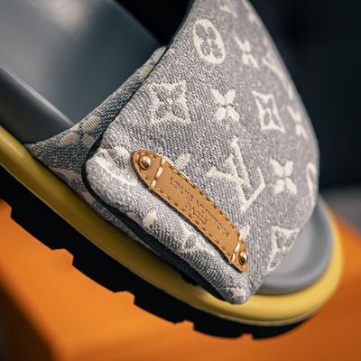 Louis Vuitton slide sandal (1:1)_img_2
