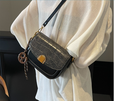 Retro Premium Fashion Crocodile Pattern Saddle Bag_img_5