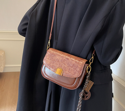 Retro Premium Fashion Crocodile Pattern Saddle Bag_img_6