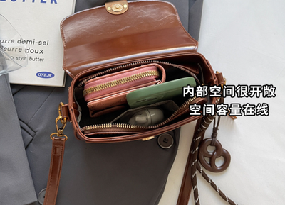 Retro Premium Fashion Crocodile Pattern Saddle Bag_img_7