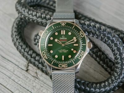 Omega 007 green dail automatic movement_img_1