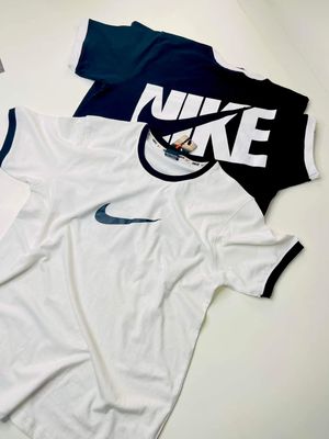 NIKE T-SHIRTS