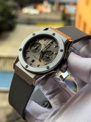 Hublot Classic Fusion Gray Fiber Belt Silver Case Silver Dial_img_0