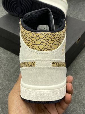 Jordan 1 Mid SE Brown Elephant_img_3