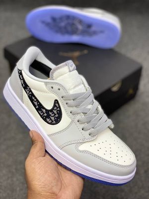 Jordan 1 Retro Low Dior_img_1