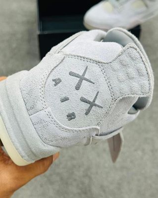 Air Jordan 4 KAWS Retro (1:1)_img_4