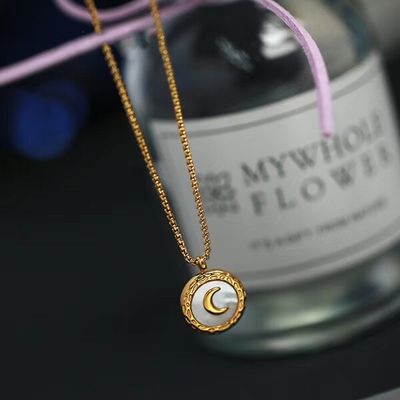 White shell moon necklace_img_2
