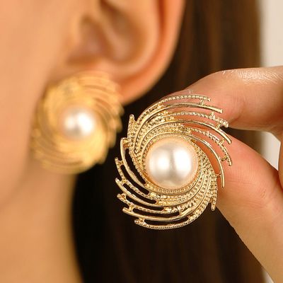 Dynamic earrings rotated Pearl_img_0