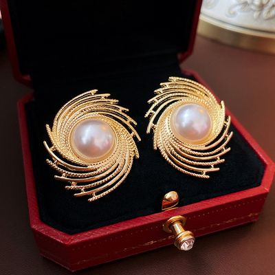 Dynamic earrings rotated Pearl_img_1