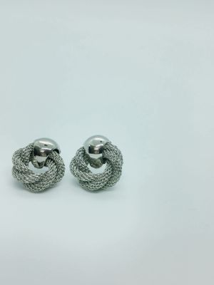 Ear top_img_0