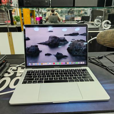 Apple MacBook Pro 2017, Core i5 2017, 8GB RAM, 256GB SSD, 13.3-inch 2K LED Retina Display_img_2