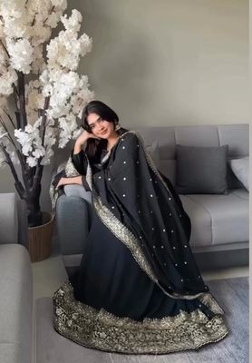 Luxury Embroidery Gown_img_4