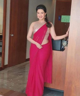 এক কালারের জর্জেট শাড়ি দেখতে আকর্ষণীয় ও লাইট ওয়েট_img_7