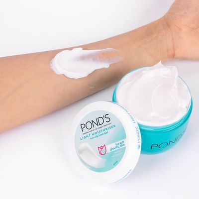 Fresh Glow Light Moisturiser With Vitamin E +Glycerine 100ml_img_2