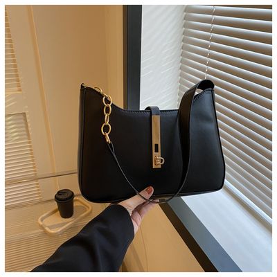 Fashionable elegant one-shoulder chain underarm bag_img_4