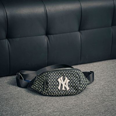 MLB New York Yankees Monogram Black Waist Bag_img_0
