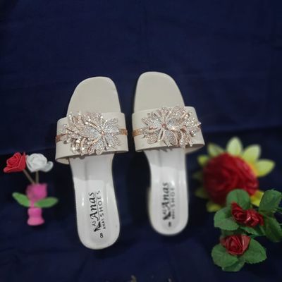 Ladies stylish beautiful design comfort flat sandals_img_1