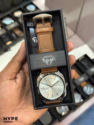 TOMI T-084 Men's Leather Belt Quartz Watch With Date (White)_img_4