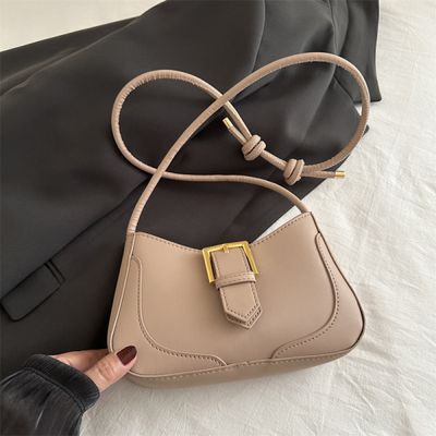 Belt design shoulder bag_img_4