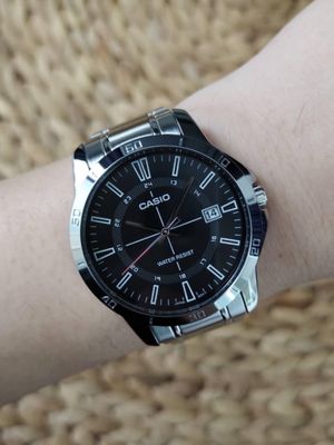 Casio V004D-1C Men’s 40 mm Quartz Analog Watch – Black Dial & Stainless Steel Bracelet_img_1