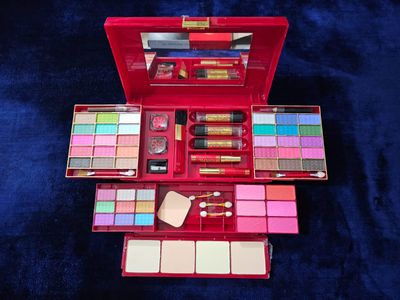 Eyeshadow palette beautiful color KMES big makeup kit 135g (M79) Code : 4154_img_0