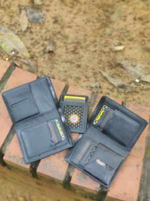 KROYSHALA Men's Leather Wallet - Black | Slim & Stylish Bifold_img_1